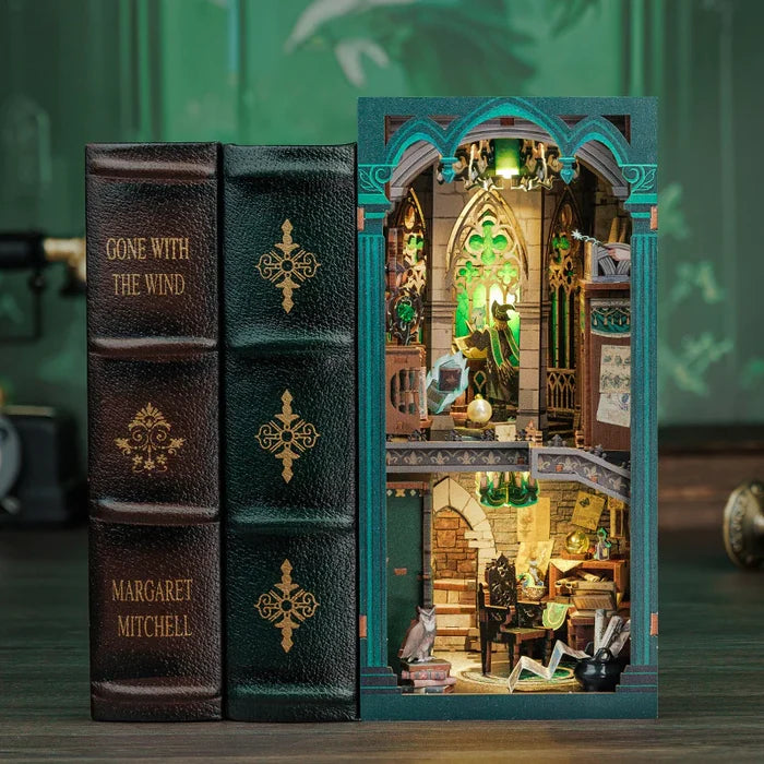 BOOK NOOK KIT - DIY - Salle Commune Sombre - 150pc + Eclairage LED